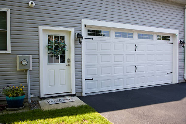 24/7 Emergency Garage Door Panel Replacement experts in Arcola, TX